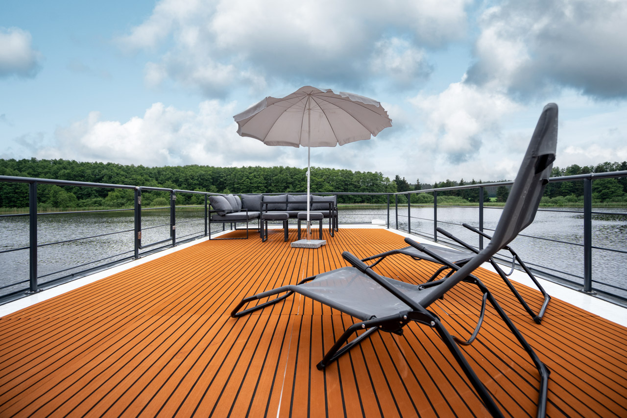 Sonnenschirm auf dem Deck